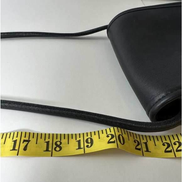 Vintage Coach Black Leather Scooter Flap Turnlock Closure Crossbody Bag 9893 - Picture 9 of 16